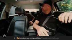 Substituição segura Betfair - Ronaldo Fenômenos dirige carro de aplicativo e surpreende fã