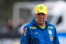 Carlo Ancelotti treinando o Brasil