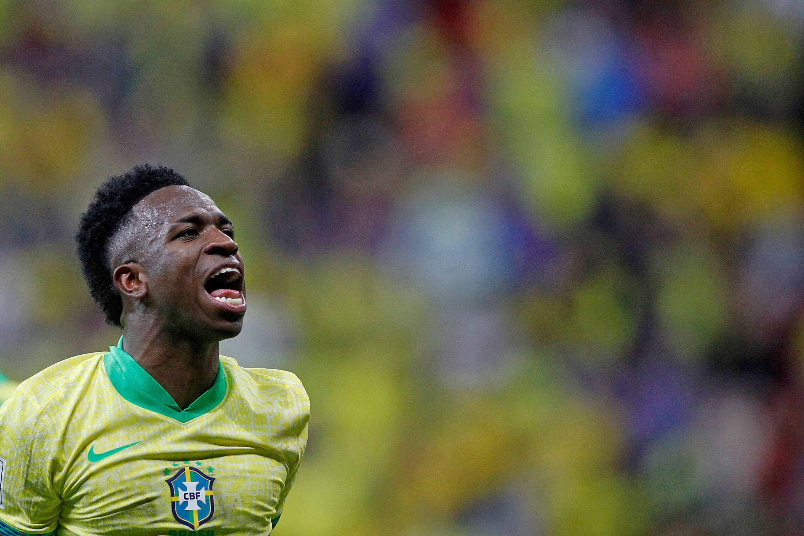 Vini Jr. comemorando gol pela seleção